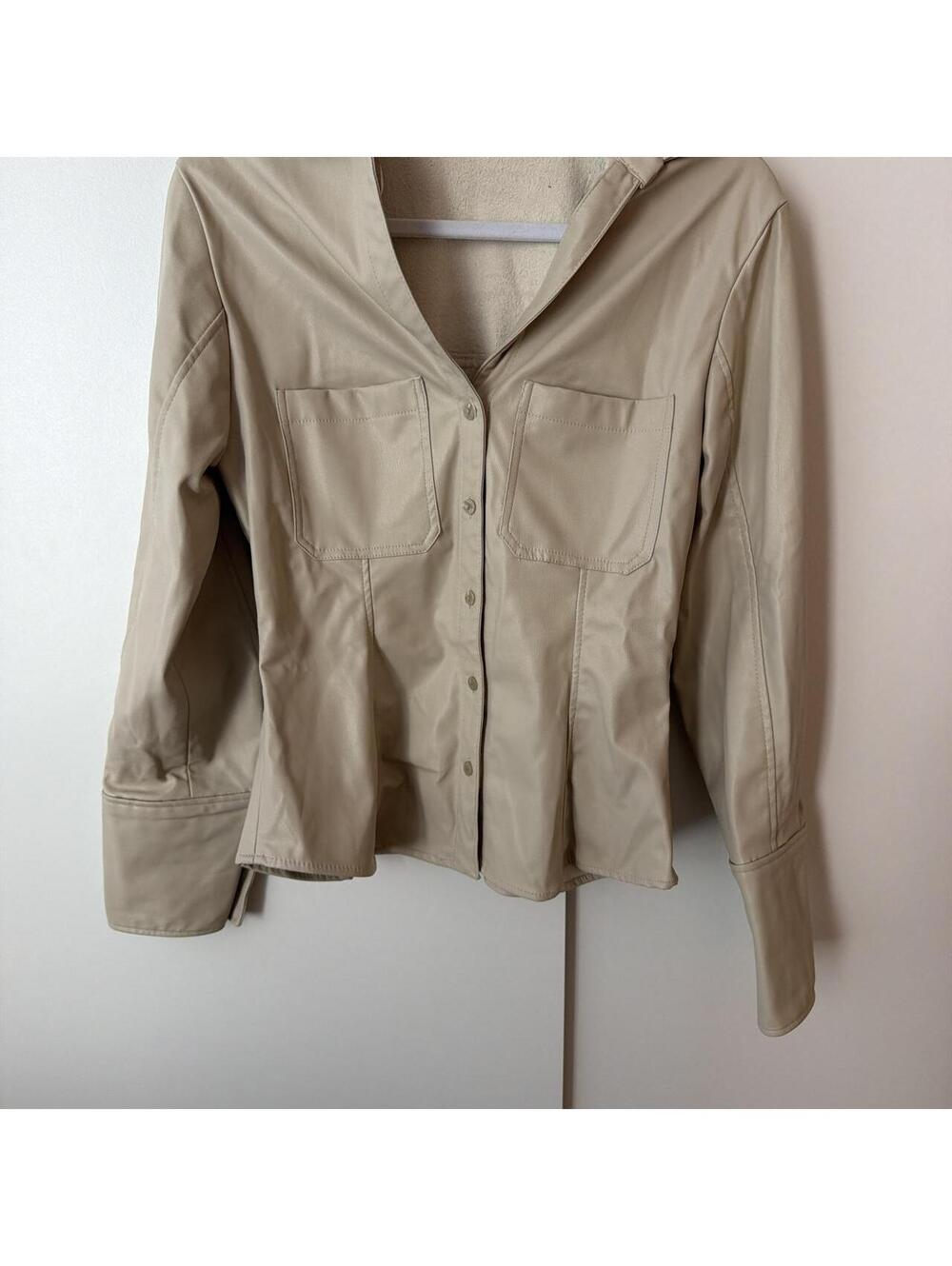 Zara Women's Tan and Cream Shirt